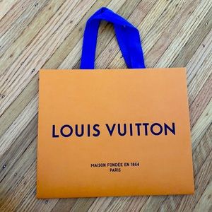 Louis Vuitton paper gift bag short